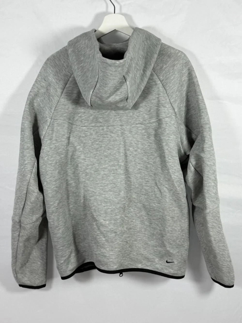 Nike Gray Full Zip Hoodie Jacket Size Large Zip Arm Pocket Black Detail READ